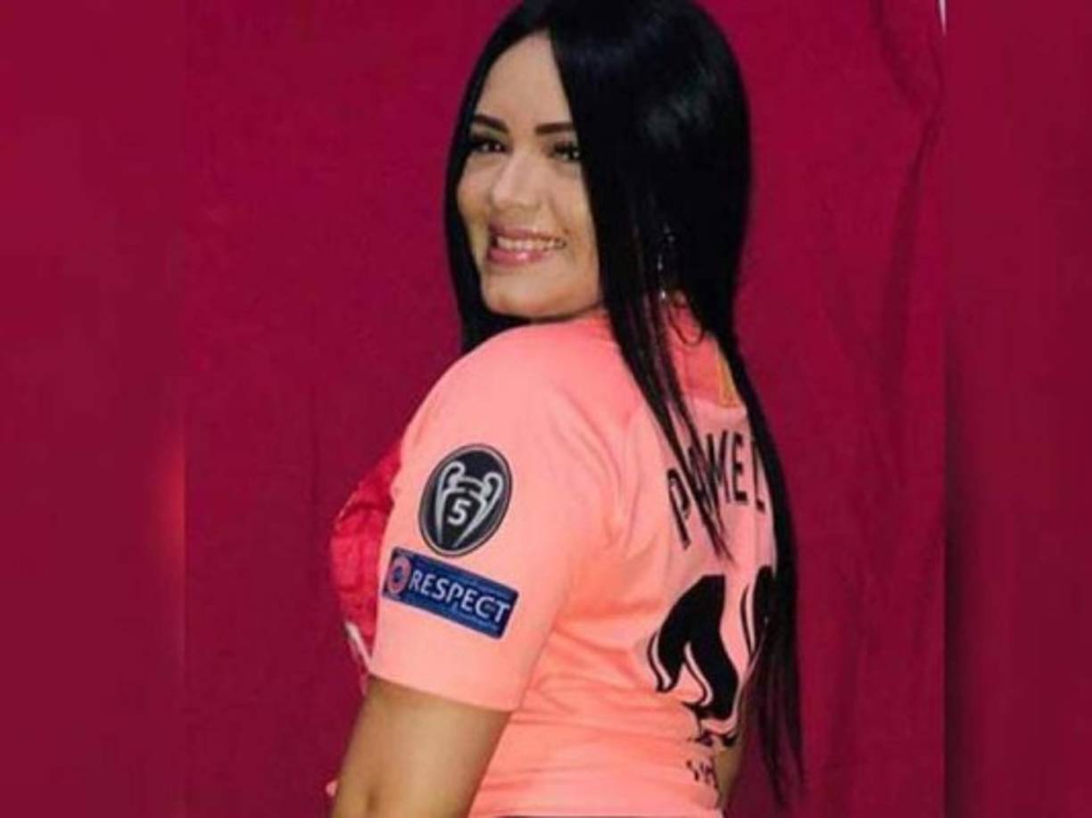 Pamela Canales: La modelo y presentadora de Televisión es aficionada al Barcelona.