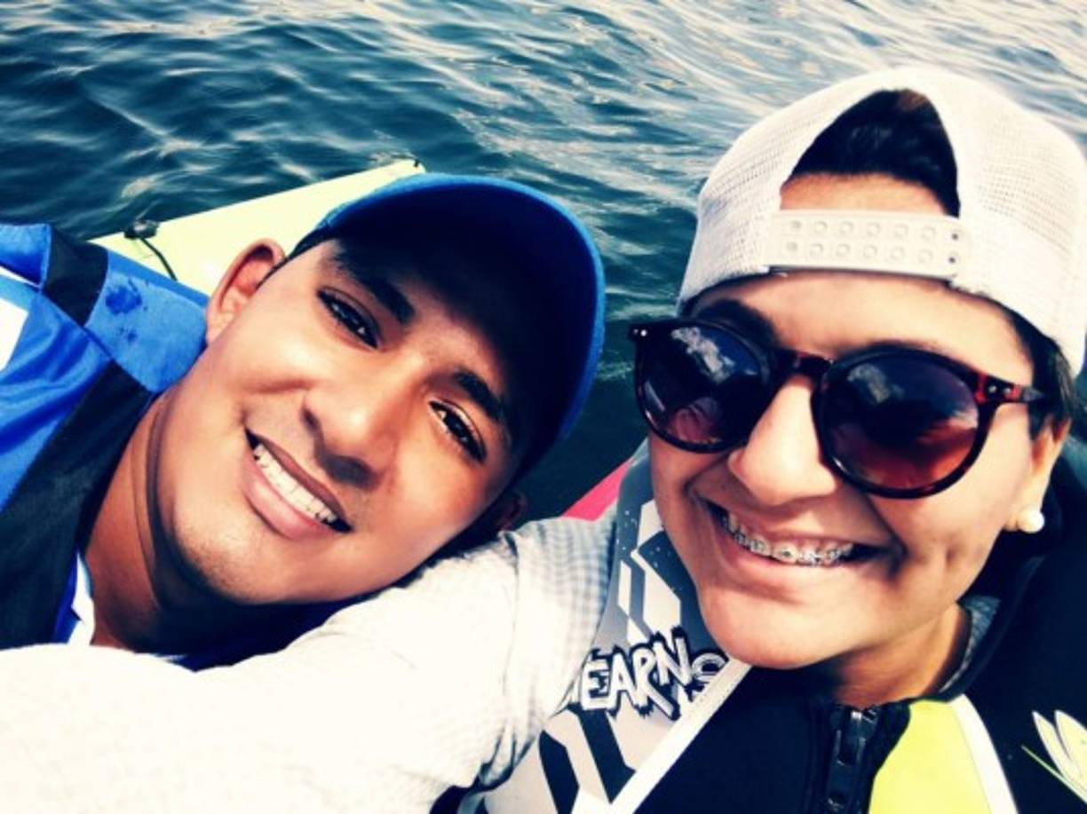 Unos meses después los jóvenes decidieron intentarlo, y fue así como un 5 de abril de 2017 se hicieron novios. Con el pasar de los meses ambos se dieron cuenta que ya estaba listos para dar el siguiente paso, y Allan comenzó a buscar una manera original de proponerle matrimonio.