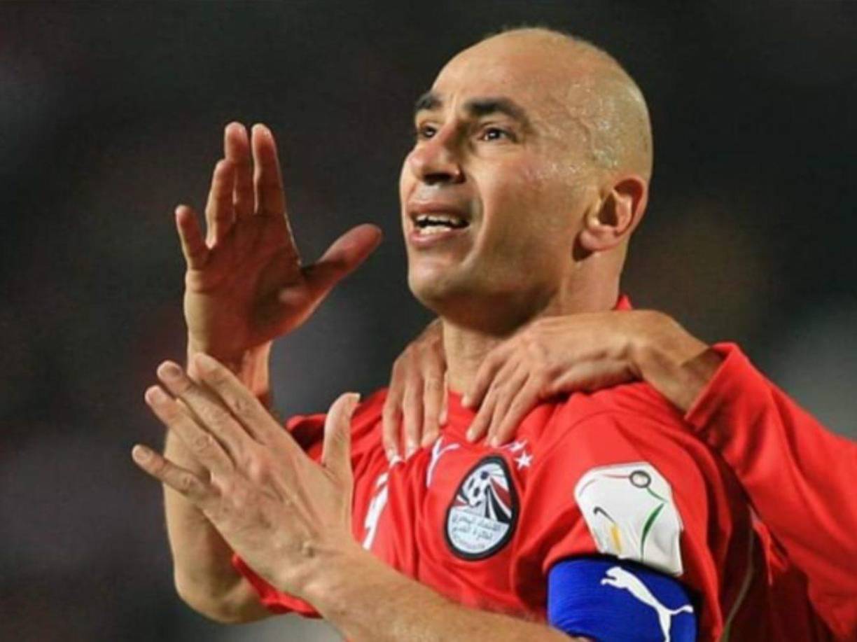 Hossam Hassan Hassanin es un exfutbolista y entrenador egipcio que jugaba como delantero. Ganó un total de 39 títulos en su carrera.