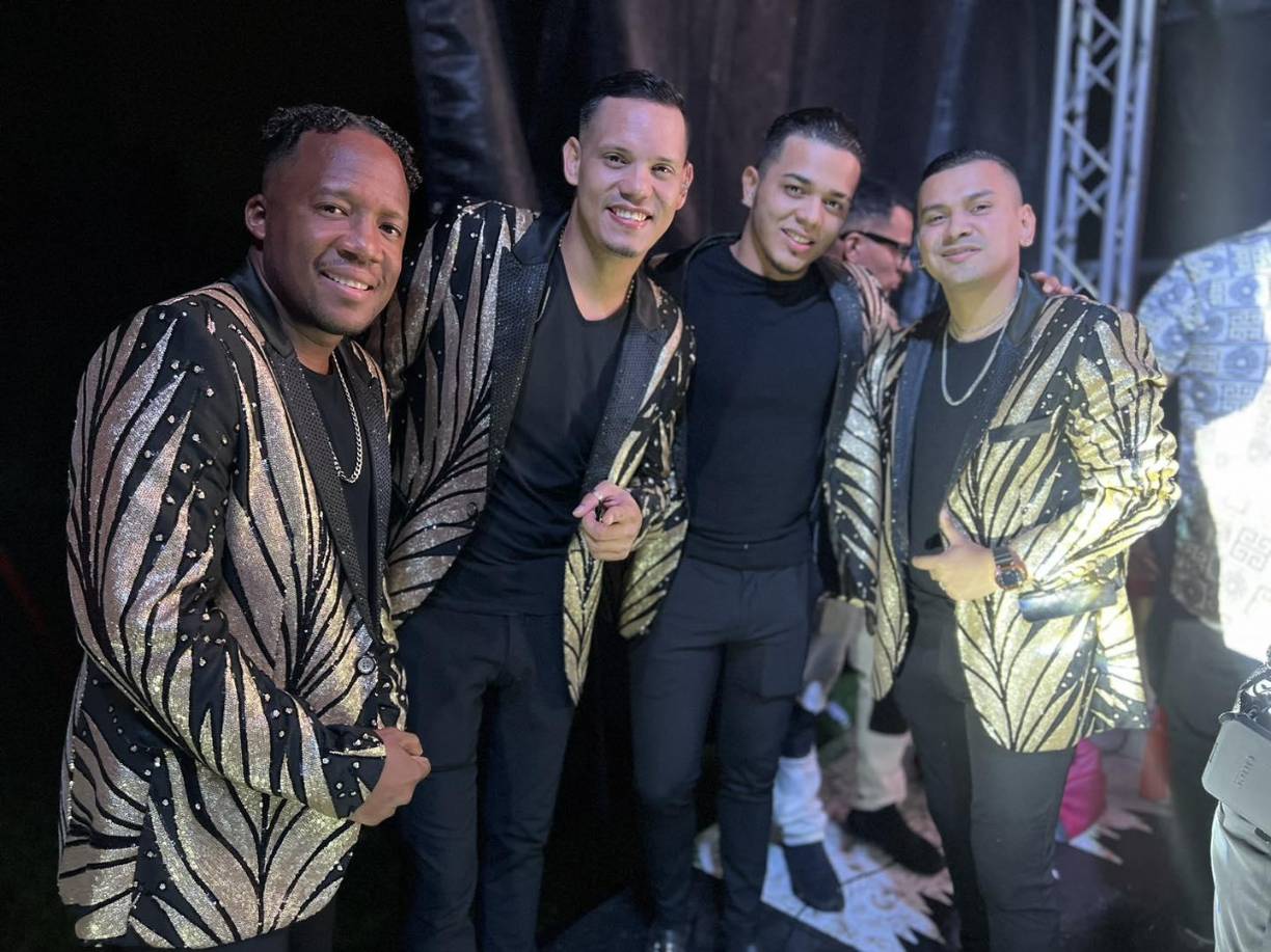 <b>LOS SILVER STAR</b>El grupo limeño llega este viernes a On Fire Disco Club en la 11 calle entre 14 y 15 avenidas de barrio Suyapa. El sábado estarán en Toro´s Bar en La Paz y el domingo regresan a San Pedro Sula para presentarse por la tarde en Soccer Sport Bar, frente a las canchas Rancho Tara. Ese día la entrada vale L200.