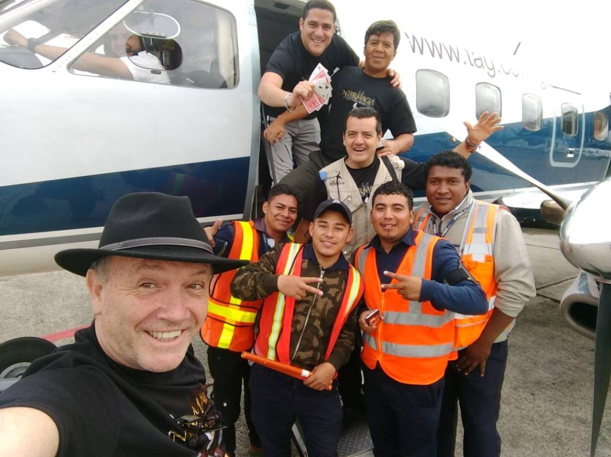 No obstante, no desistió y continuó formándose, yendo a talleres y seminarios. Acerca de su formación académica, reveló que comenzó estudiando medicina, pero abandonó la carrera.