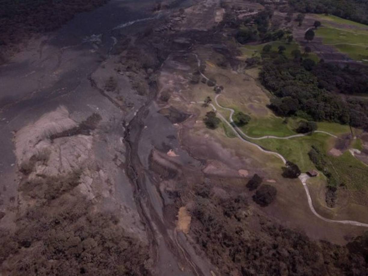 La Conred anunció que se buscarán terrenos del Estado en Escuintla y Sacatepéquez para ver la posibilidad de construir viviendas para los damnificados por la actividad del coloso.