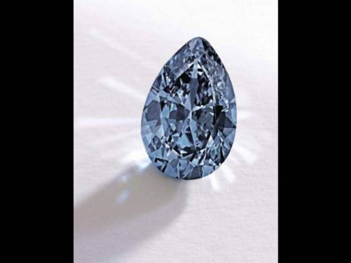 Diamante azul Zoe. Valor: US$32.6 millones. Este diamante azul es el más caro de su tipo y está hecho de 9.75 quilates. (Foto: Forbes)