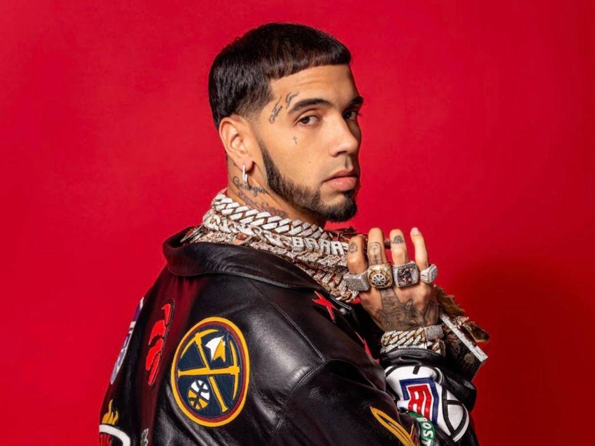 Aunque Mhoni no habló al respecto de esta ruptura, sí aseguró que el rapero estaría próximo a protagonizar otro romance.