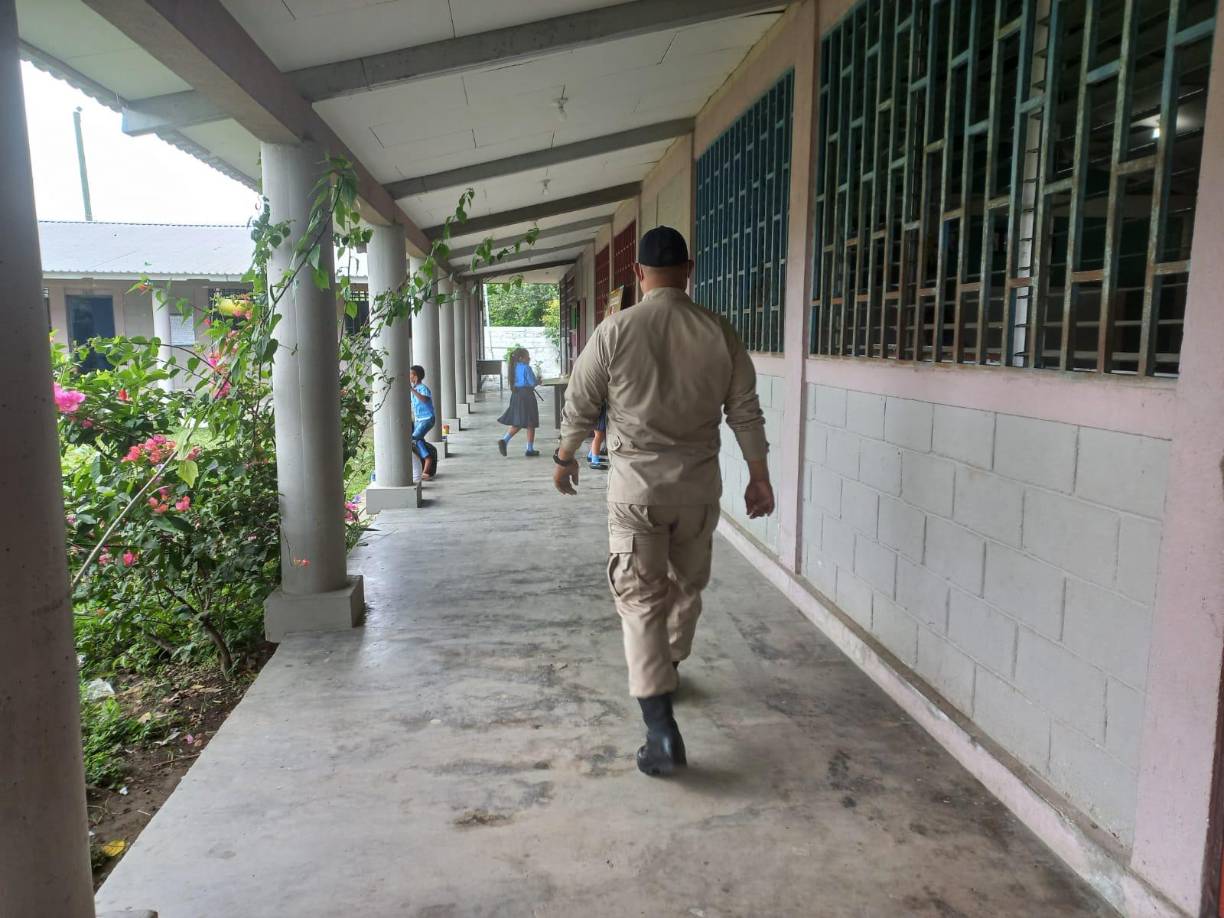 El Cuerpo de Bomberos inspeccionó las infraestructuras.