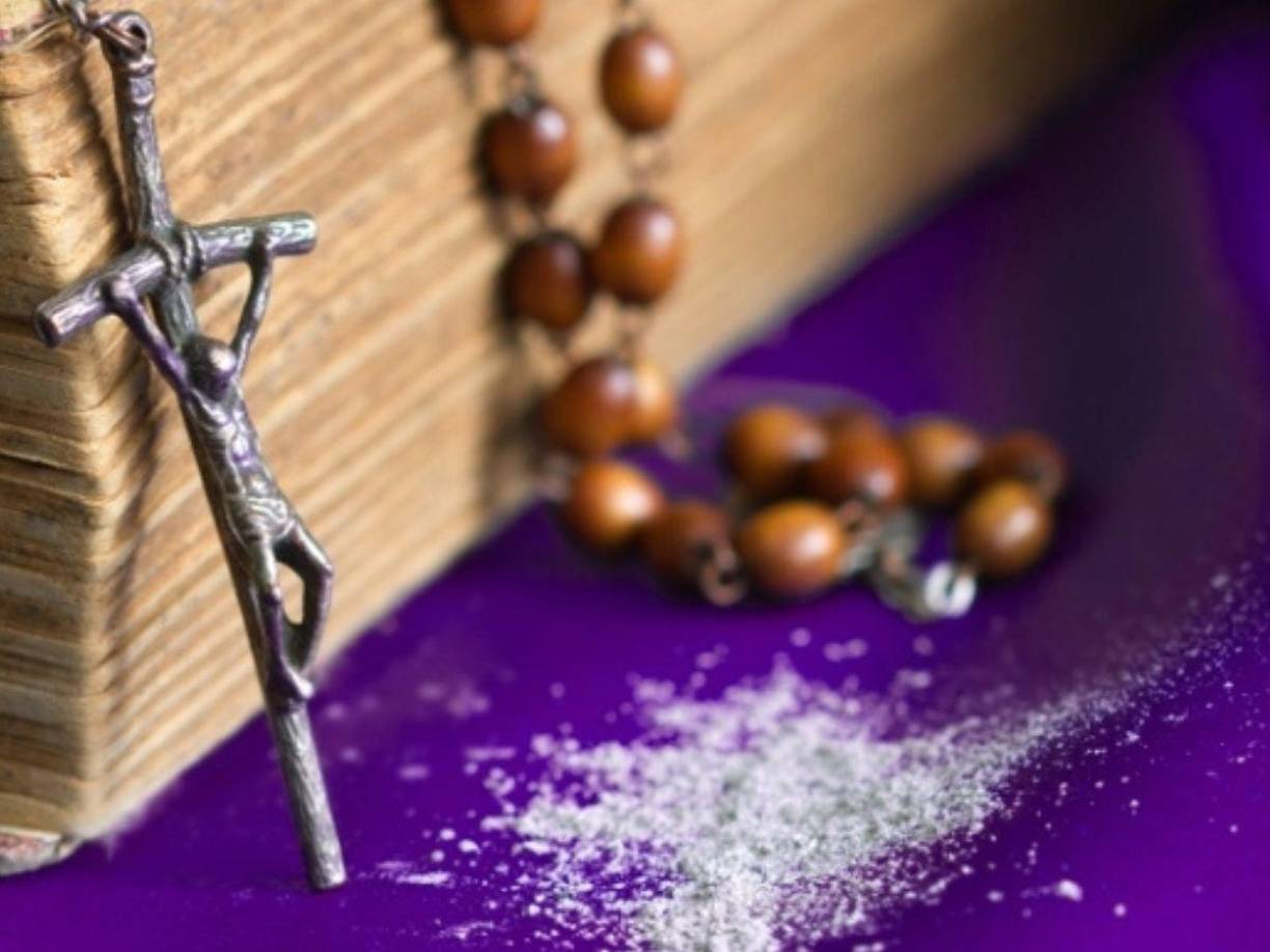 Esta celebración convoca a los fieles cristianos a la conversión y a la preparación para vivir los misterios de la Pasión, Muerte y Resurrección de Cristo en la <b>Semana Santa</b>.