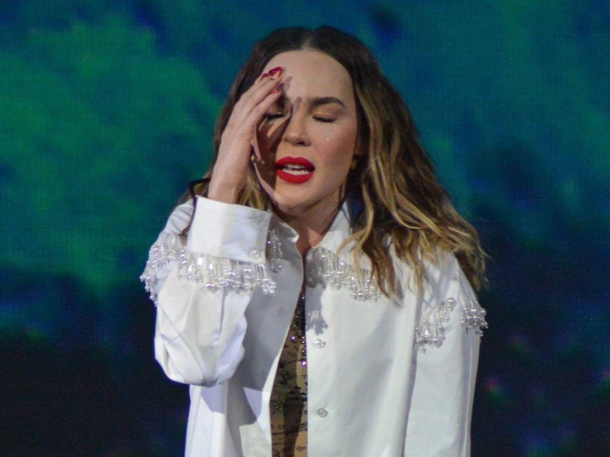 Aseguran que la cantante tuvo que salir de donde vivía con sus padres debido a una deuda. 