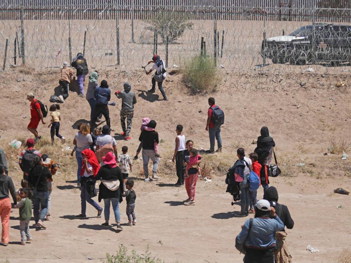 Uno de ellos es el haitiano Roner, quien lleva varios meses en esta ciudad fronteriza y ahora quiere quedarse en México para buscar trabajo.