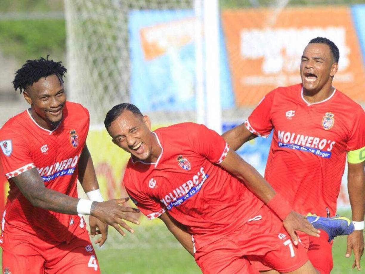 El Motagua buscó el fichaje del atacante Diego Reyes de la Real Sociedad. Sin embargo, el ariete le comunicó a Emilio Izaguirre que tenía contrato con Olimpia (prestado a la Real Sociedad). Información vía Julio Cruz.