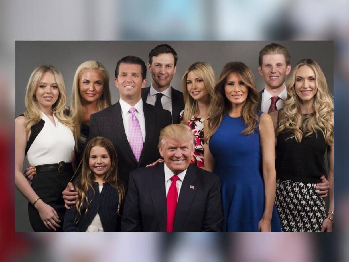 La vida privada de Donald Trump se vuelve cada día más pública tras su preparación del segundo mandato en las elecciones presidenciales en Estados Unidos. El centro de esta atención se ha enfocado en sus cinco hijos, nacidos de tres matrimonios diferentes, cada uno con un perfil y rol propio en el ámbito público.
