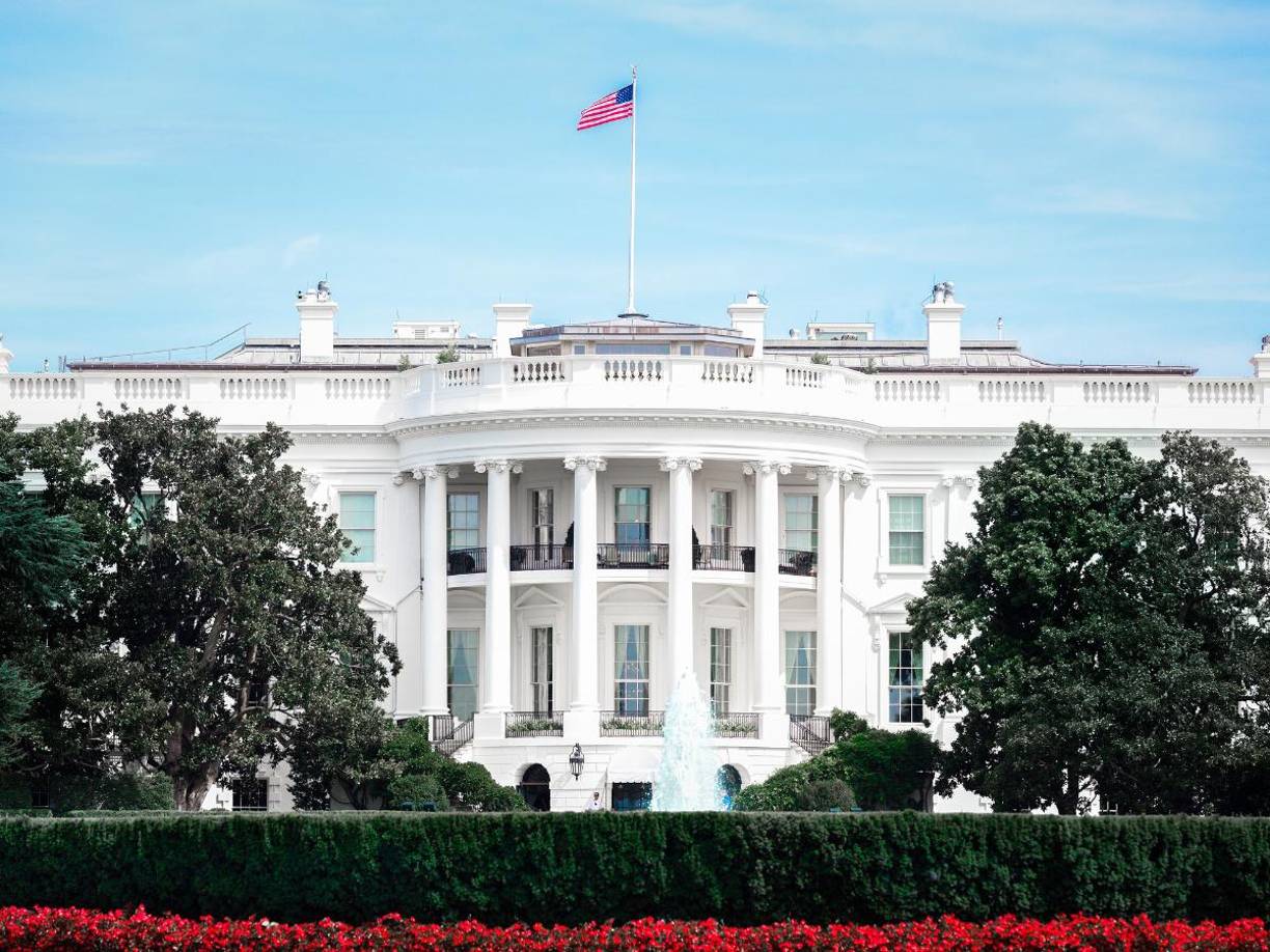 La acusación, presentada por un gran jurado federal, incluye 13 cargos que imputan a la empresa delitos como conspiración para fabricar y distribuir fentanilo, y la introducción de medicamentos mal etiquetados en el comercio interestatal. 