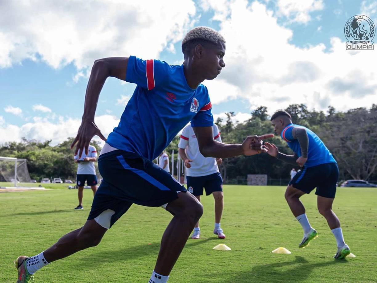 Julián Martínez: El joven hará dupla en la zaga central con Jonathan Paz.