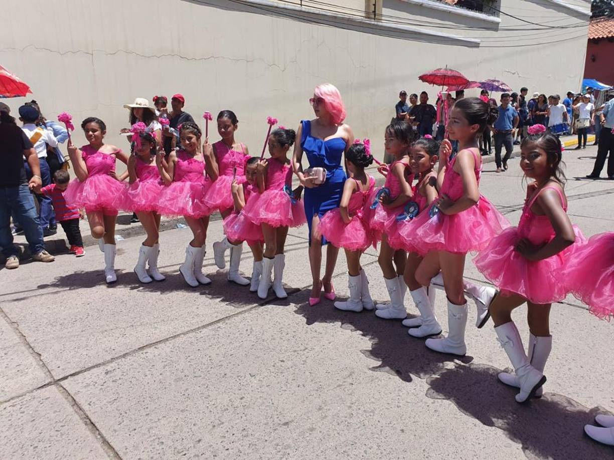 Y licenciada en Psicología. 