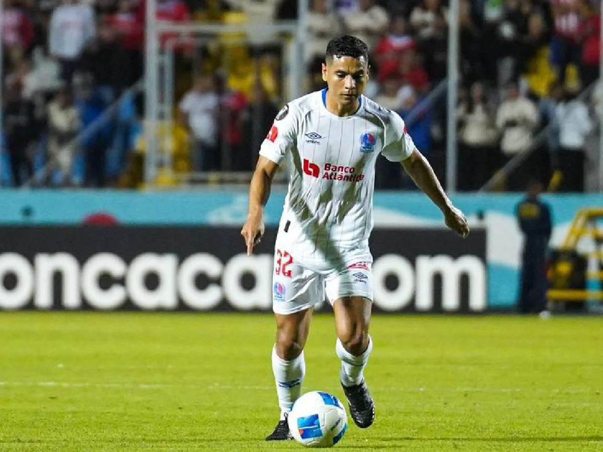 Volantes: Carlos Pineda es el encargado de la recuperación de la pelota y apunta para el 11 titular ante Motagua.