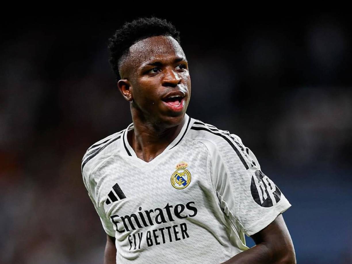  Vinicius Junior estaría negociando para la adquisición de un club de fútbol: el Alverca FC luso, 8º en la Segunda Liga. El extremo del Real Madrid se suma así a la moda de los últimos tiempos en la que los futbolistas se están animando a comprar clubes.