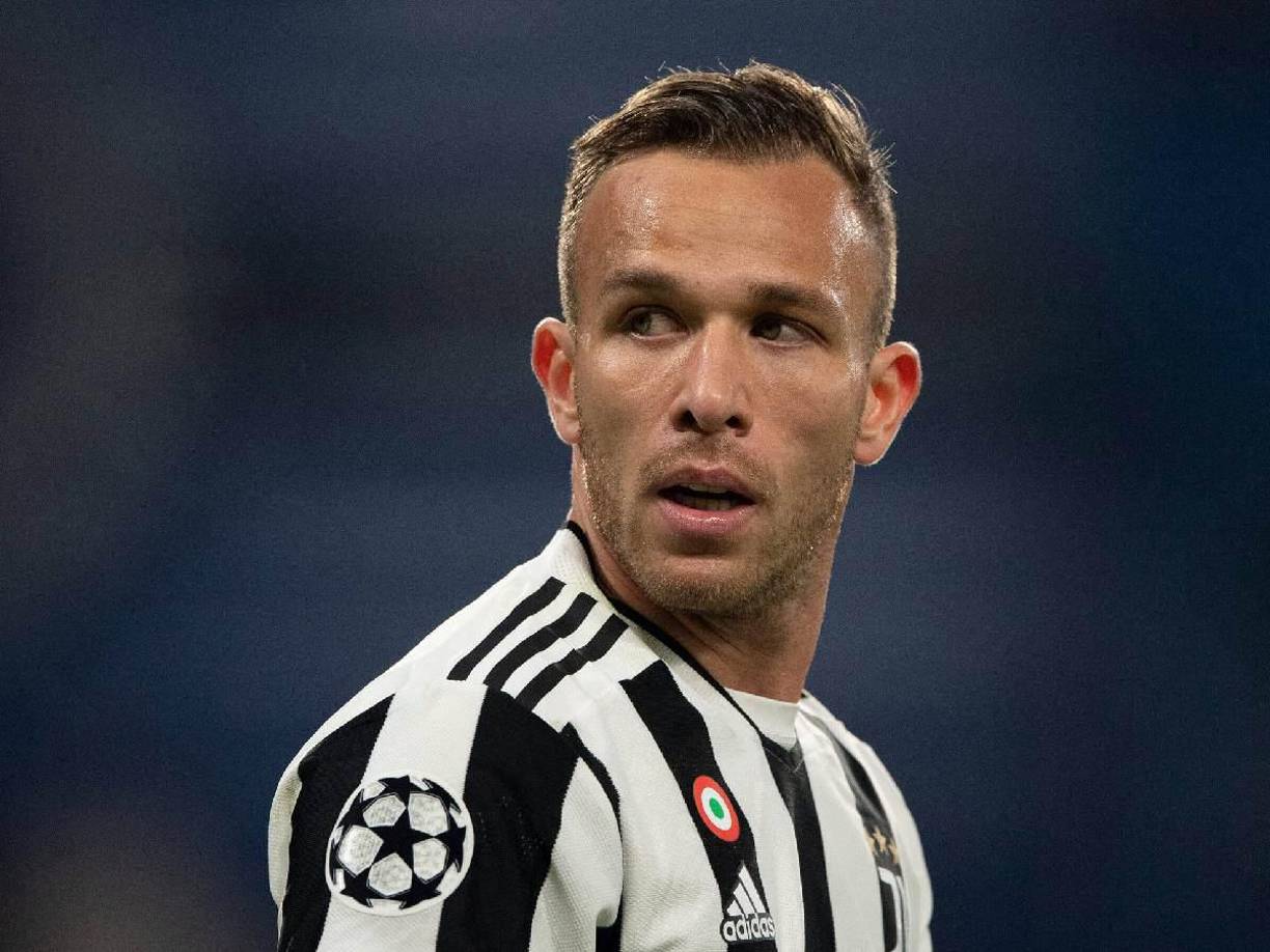 Según detalla Fabrizio Romano, el Santos y la Juventus están cerca de llegar a un acuerdo para que Arthur Melo regrese a Brasil. El acuerdo inicial sería una cesión, pero con opción a compra.