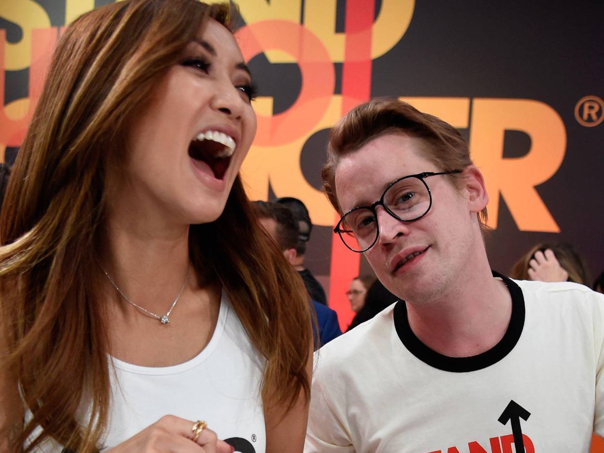 Y BRENDA SONG Y MACAULAY CULKIN En la mente de los cinéfilos, el actor será siempre la estrella infantil de “Mi Pobre Angelito”, pero acordó con su novia, también actriz, formar una familia juntos.