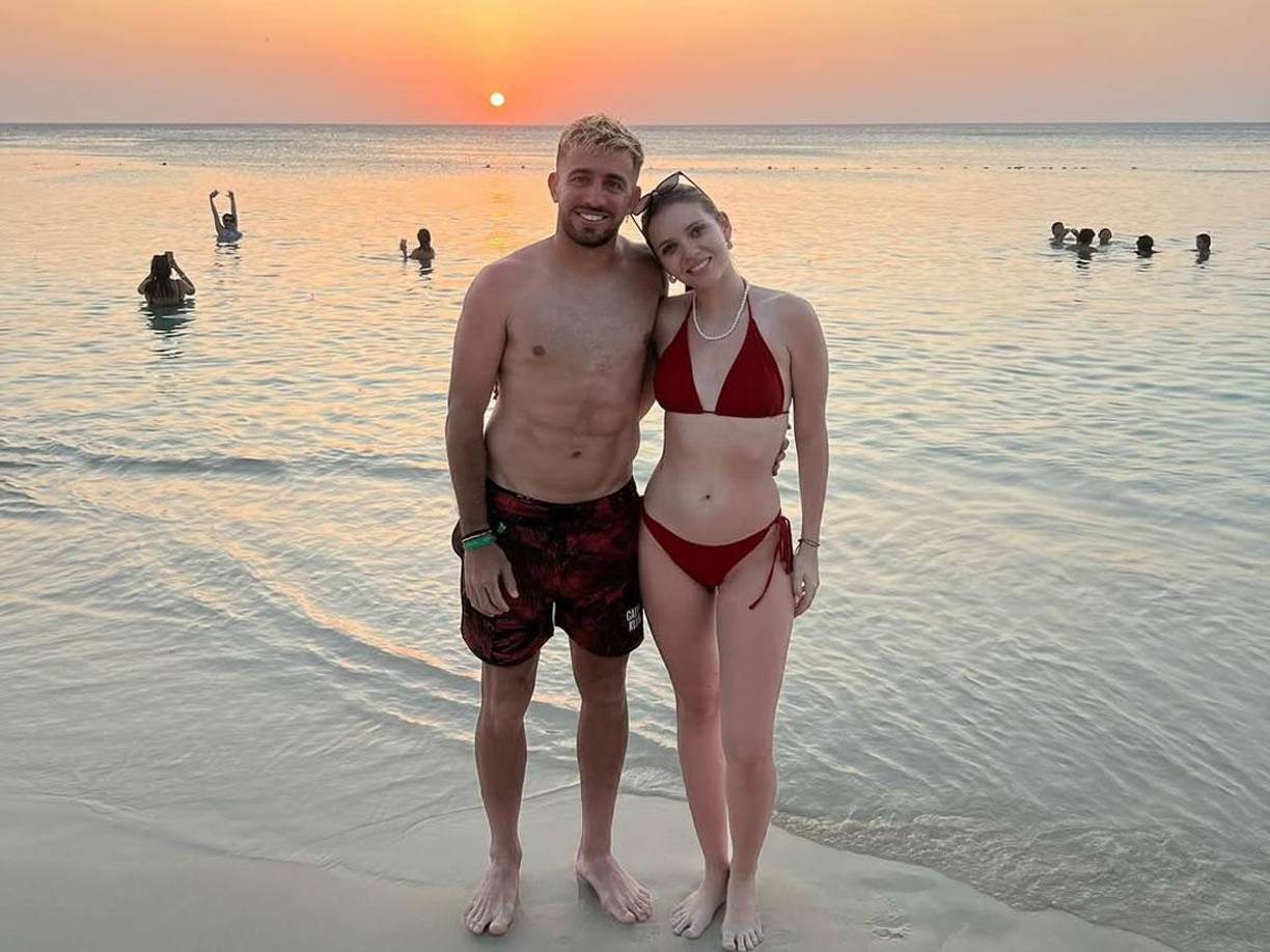 Antes de viajar a Argentina para integrarse a su nuevo equipo, Agustín Auzmendi anunció la bonita noticia junto a su pareja sentimental, la hondureña que le robó el corazón.