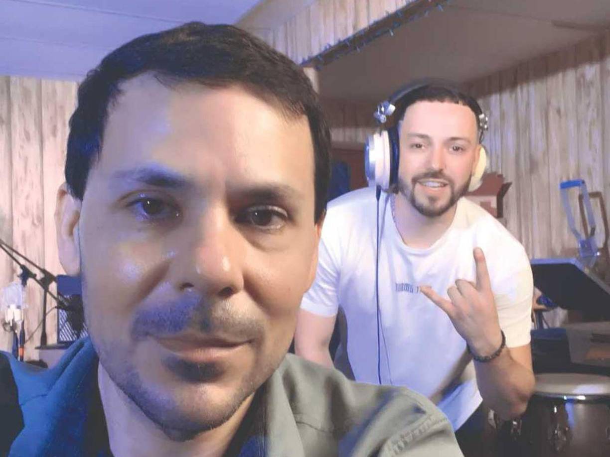 Actualmente, Pee Wee y Pepe viven en McAllen, Texas (Estados Unidos), donde están más tranquilos y menos expuestos a las cámaras, para llevar su relación en paz, pues intentan cuidar la imagen del cantante.