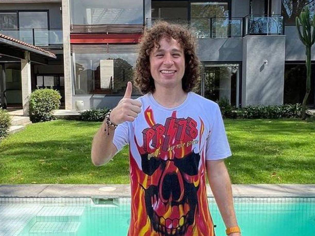 En primer lugar, tras ser presentado en la emisión, Luis Arturo Villar Sudek, nombre real del famoso; se convirtió en centro de atención en el Teatro Príncipe Gran Vía de Madrid. Ahí, fue calificado como “uno de los mejores youtubers del mundo”; generando un gran aplauso en el público.