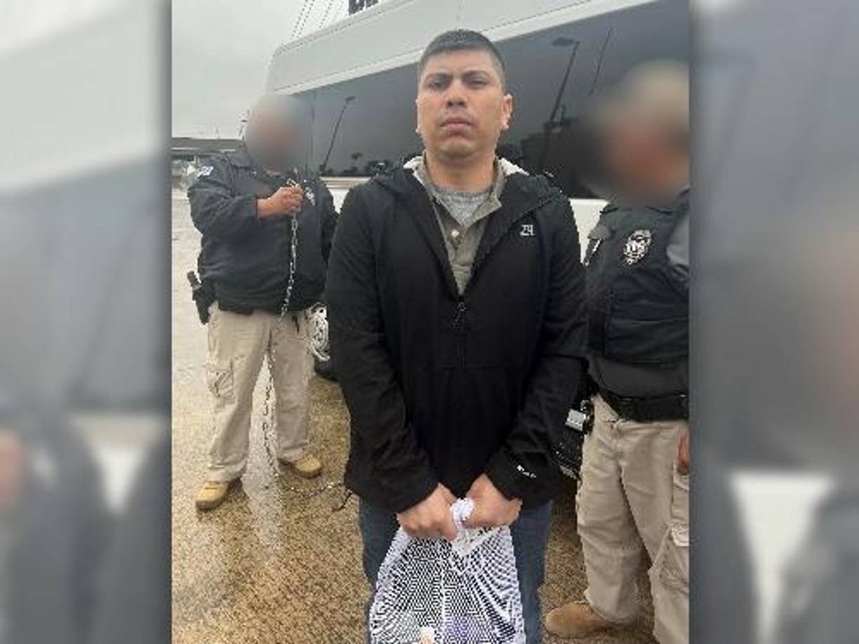 “En estos momentos nos estamos concentrando en los peores”, dijo Homan, apuntando que se trata de gente que presenta una amenaza para la seguridad nacional o pública y destacando que no puede haber una seguridad nacional “fuerte” si la frontera no está asegurada. 