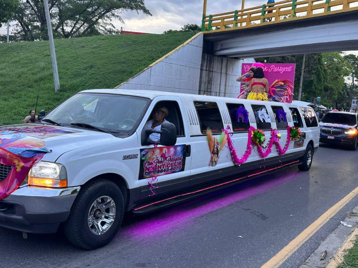 Una limosina del Pink Pussycat.