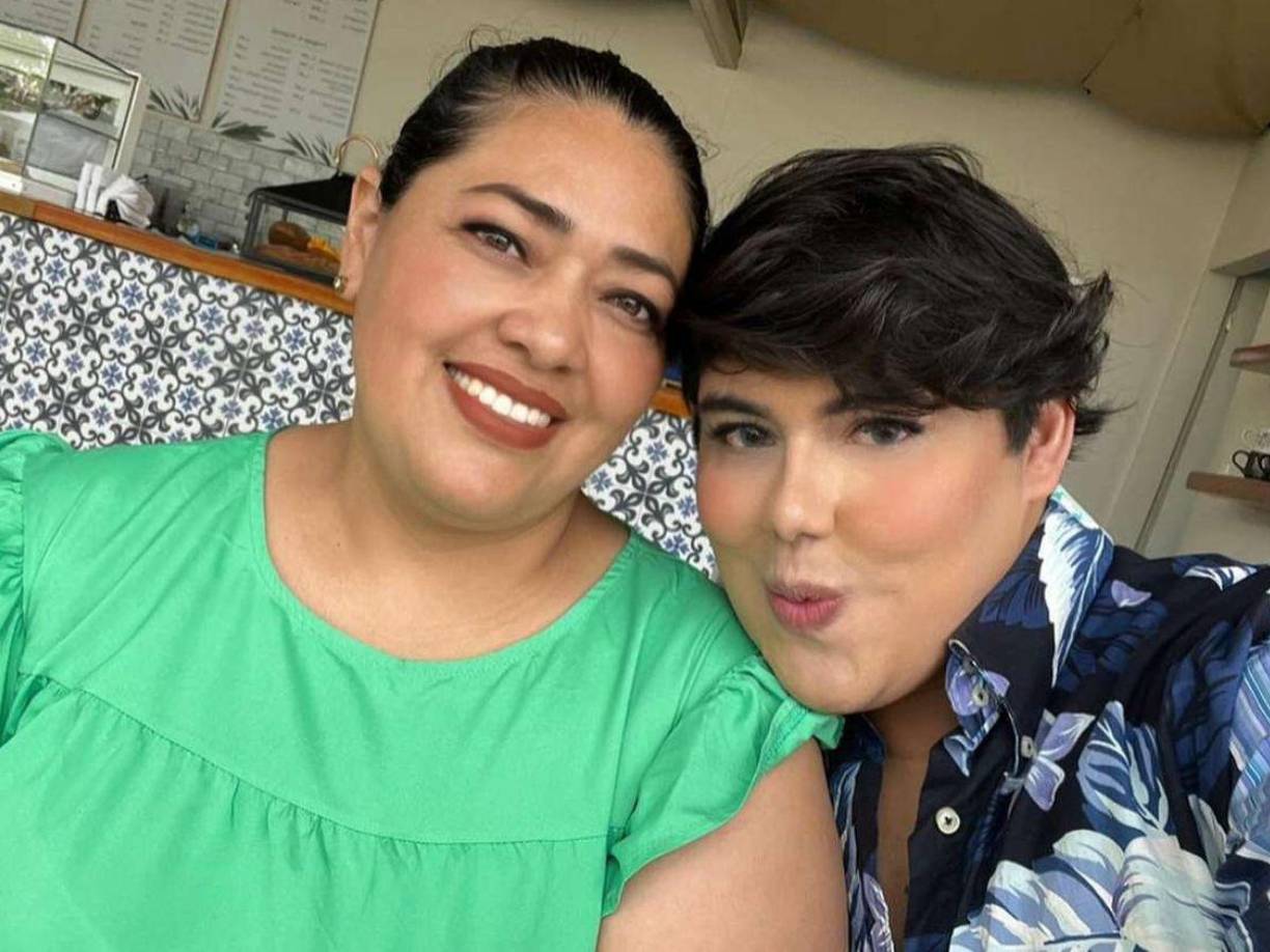 De acuerdo al crítico de moda el hablar de su madre les conmovió al grado de dejarlo ir, sin embargo, desde ese momento su vida cambió. 