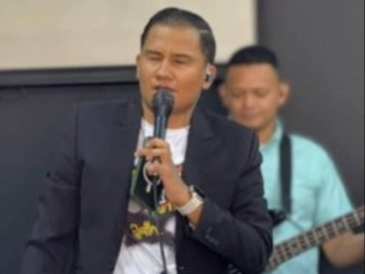 El joven trabajaba en la empresa Dinant en Comayagua y en sus pasatiempos se dedicaba a vender vehículos, negocio que emprendió junto a su padre.