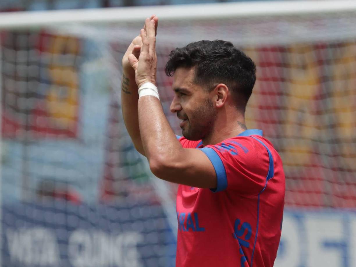 Matías Rotondi: El delantero argentino podría volver al fútbol hondureño. Clubes como el Génesis están interesados en el artillero, jugador que en su momento jugó en el Honduras Progreso.