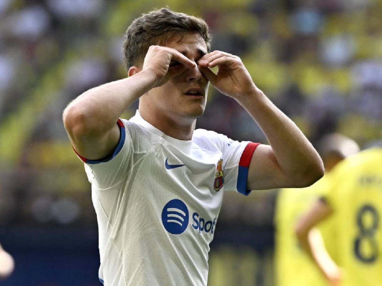 El español también festejó su tanto con la famosa celebración de Pedri, quien estuvo ausente por lesión. 