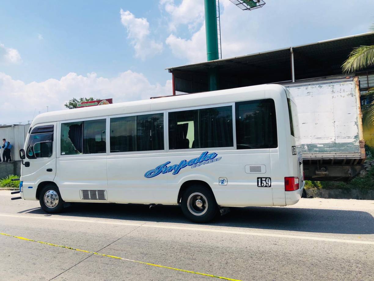 El ataque fue a la altura de la colonia Victoria, sector López Arellano, en la unidad de transporte con registro número 159, color blanco, de la empresa Impala.