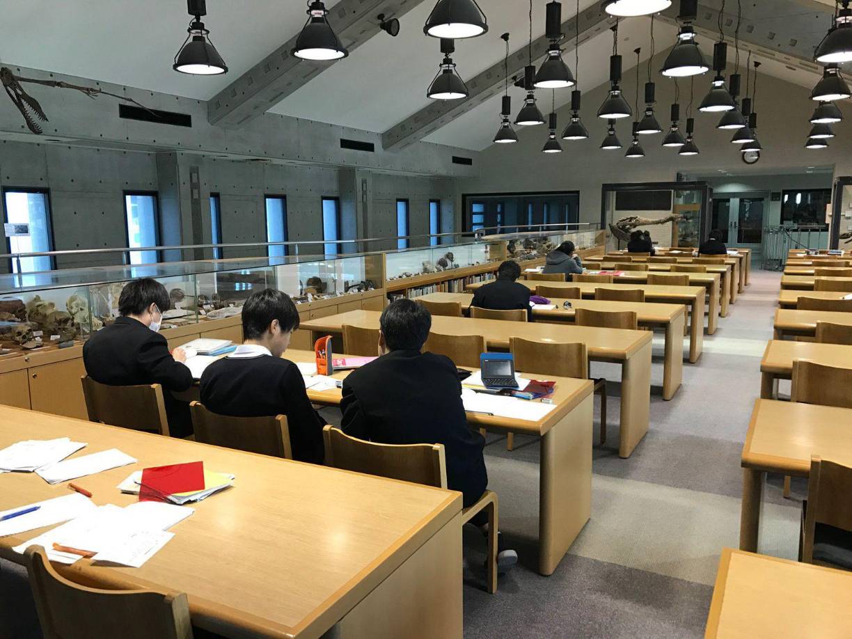 También estan: 6: Corea del Sur (527), 7: Estonia (510), 8: Suiza (508), 9: Canadá (497), 10: Países Bajos (493).