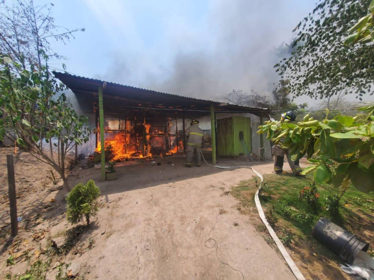 Así fue el desalojo en la colonia Enmanuel de San Pedro Sula
