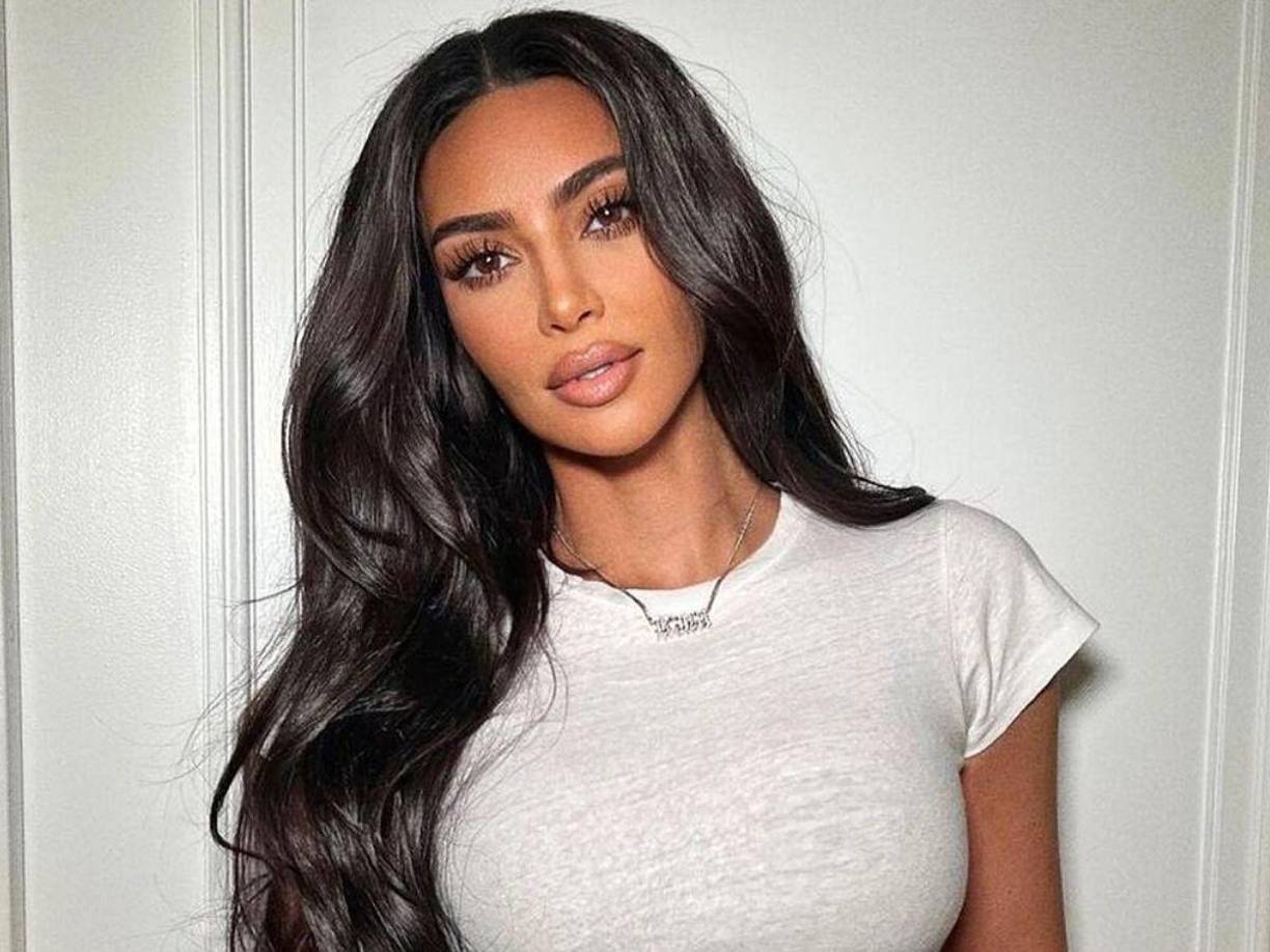 8. Kim Kardashian (kimkardashian) es una influencer muy popular. Como resultado, ocupa el octavo puesto de este top. Ya que, tiene <b>346 millones</b> de seguidores en la plataforma. Ella publica sus colaboraciones con marcas y detalles de su vida diaria.