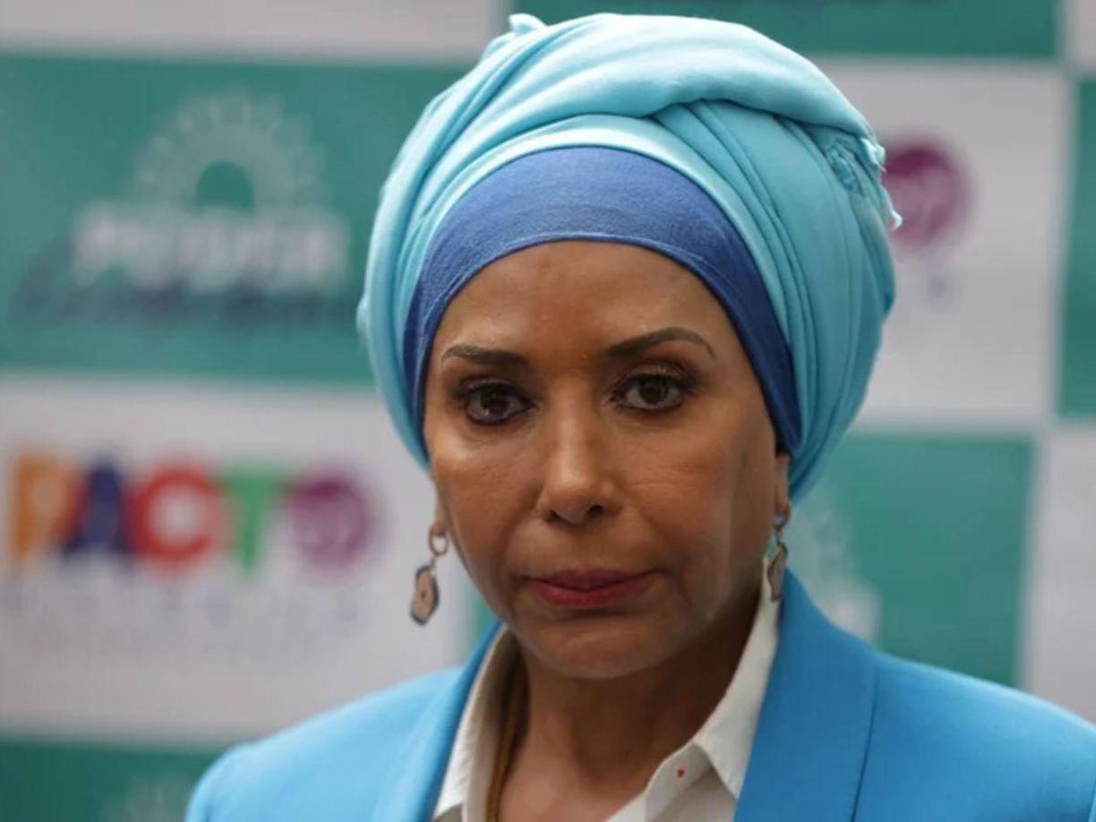 La senadora Córdoba fue una figura polémica y reconocida en el ámbito político colombiano. Sus esfuerzos por la paz y las controversias en su carrera mantuvieron su nombre en un constante debate público.