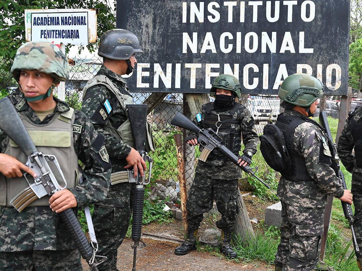 Desde abril, una decena de tiroteos o enfrentamientos se han registrado en las cárceles de Honduras, donde impera la sobrepoblación y el hacinamiento, la falta de instalaciones físicas adecuadas y seguras para el alojamiento de los reclusos, y las condiciones de higiene y salubridad son deplorables.