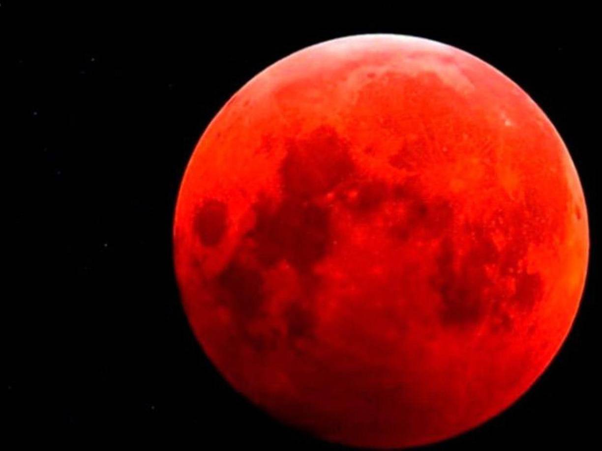 La dama, quien pidió a LA PRENSA no ser identificada, dijo que un eclipse lunar provocó un episodio traumático en su vida en el 2007.