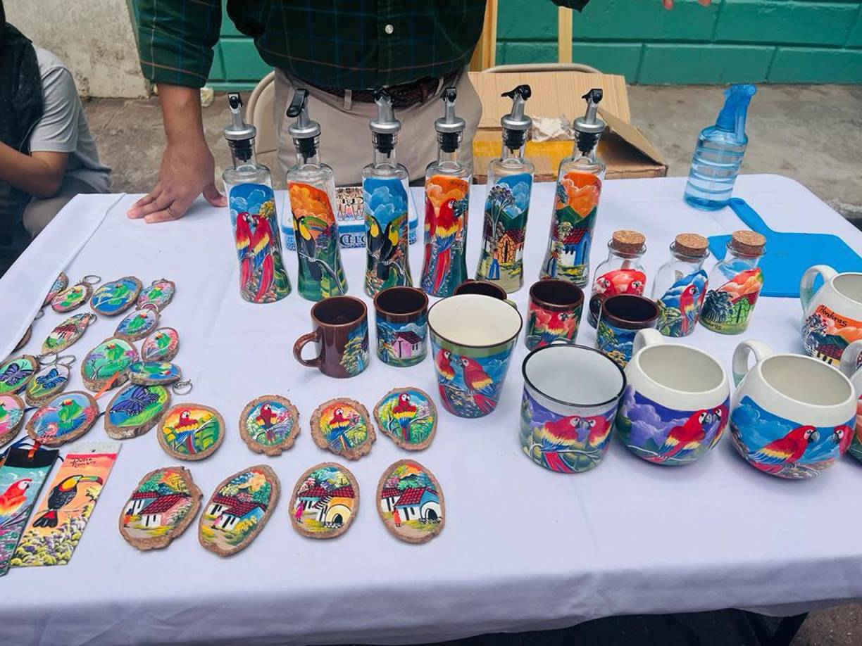 Tendrá la oportunidad de conocer y apreciar los productos artesanales elaborados por su talentosos artistas.