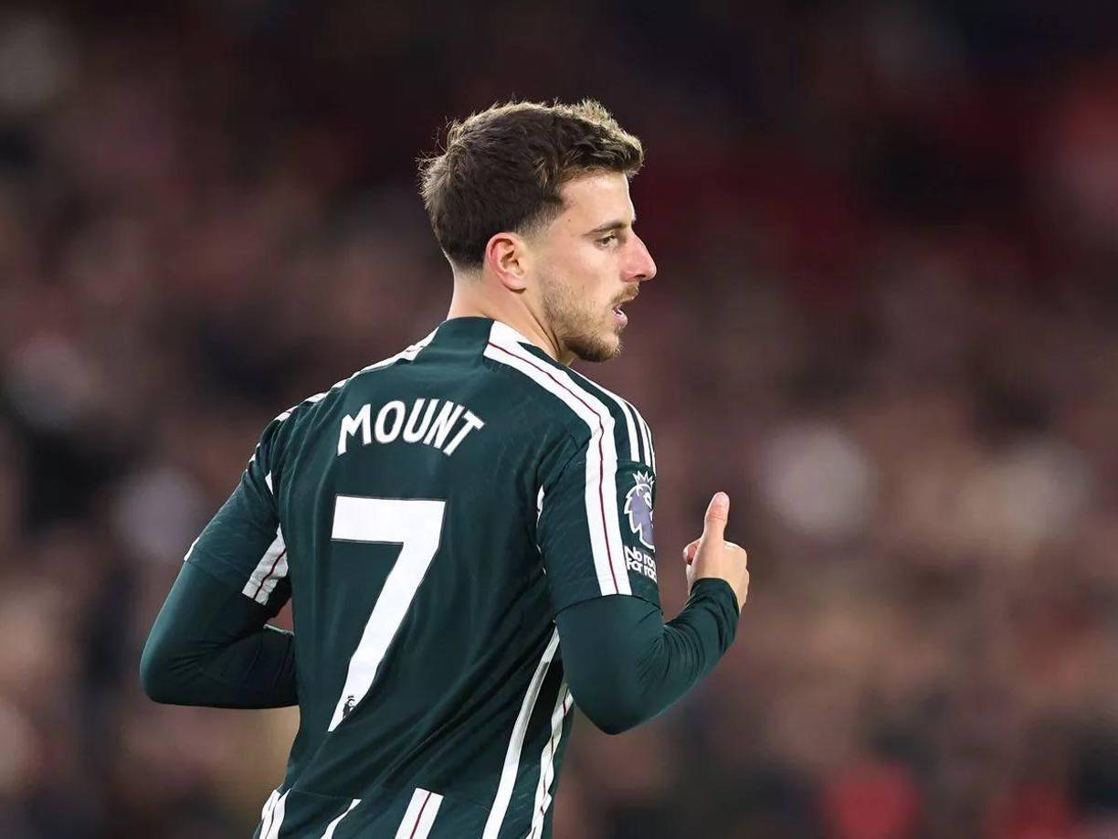 Ten Hag sobre Mason Mount: “Sabemos que es un jugador de primer nivel y que está aportando habilidades. La campaña pasada fue muy dura para él por todas las lesiones, pero ahora estamos muy contentos de que haya hecho una buena pretemporada”.