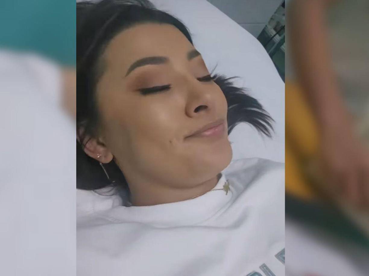 La mayoría de las personas que la contraen mejoran en un plazo de dos a cuatro semanas, pero puede ser peligrosa para los bebés, las personas mayores y las personas con afecciones cardíacas o pulmonares. Pueden enfermar gravemente y necesitar tratamiento hospitalario.