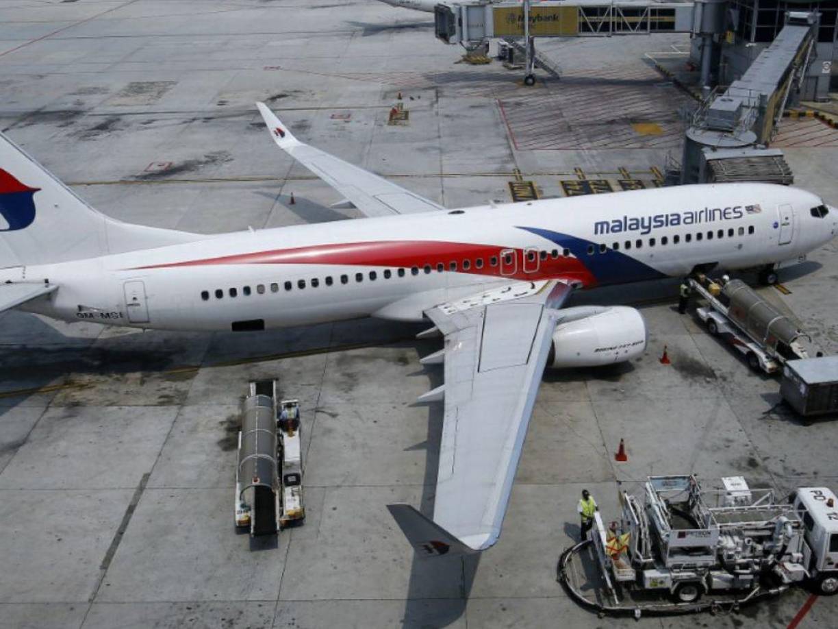 Con 3 episodios y bajo la dirección de Louise Malkinson, la miniserie relata lo sucedido a un avión de Malaysia Airlines con 239 personas a bordo, que desapareció de todos los radares en aguas del golfo de Tailandia.