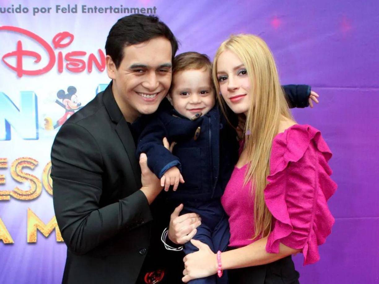 El joven cantante y actor —que deja atrás a su esposa Imelda Garza y su pequeño hijo José Julián— fue parte del elenco de la telenovela Mi camino es amarte y grabó múltiples temas musicales.