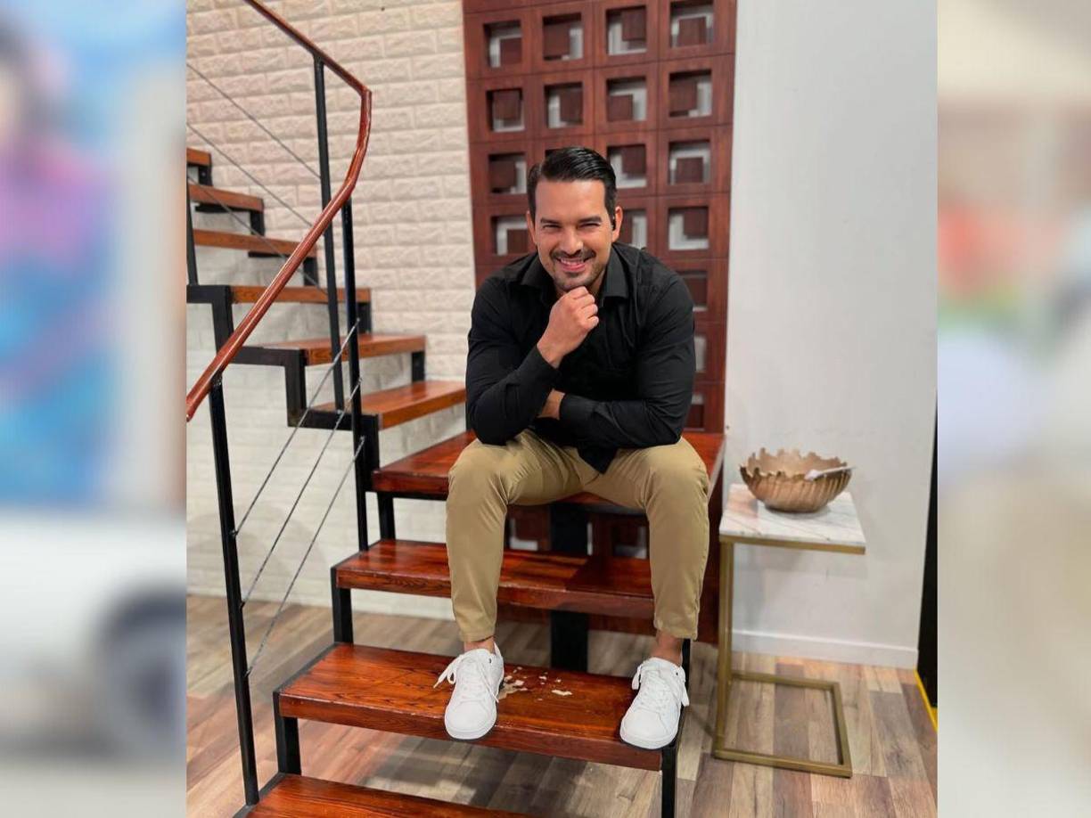 Lo cierto es que el apuesto presentador cuenta con una buena trayectoria en medios de comunicación, ya que ha laborado en canales como Q Hubo TV, VTV y HCH su actual casa televisiva. 