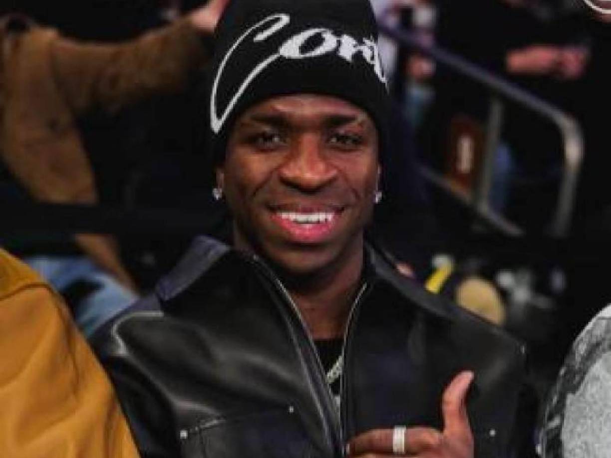 El jugador brasileño estuvo en un partido de la NBA, además de conocer a una famosa deportista.