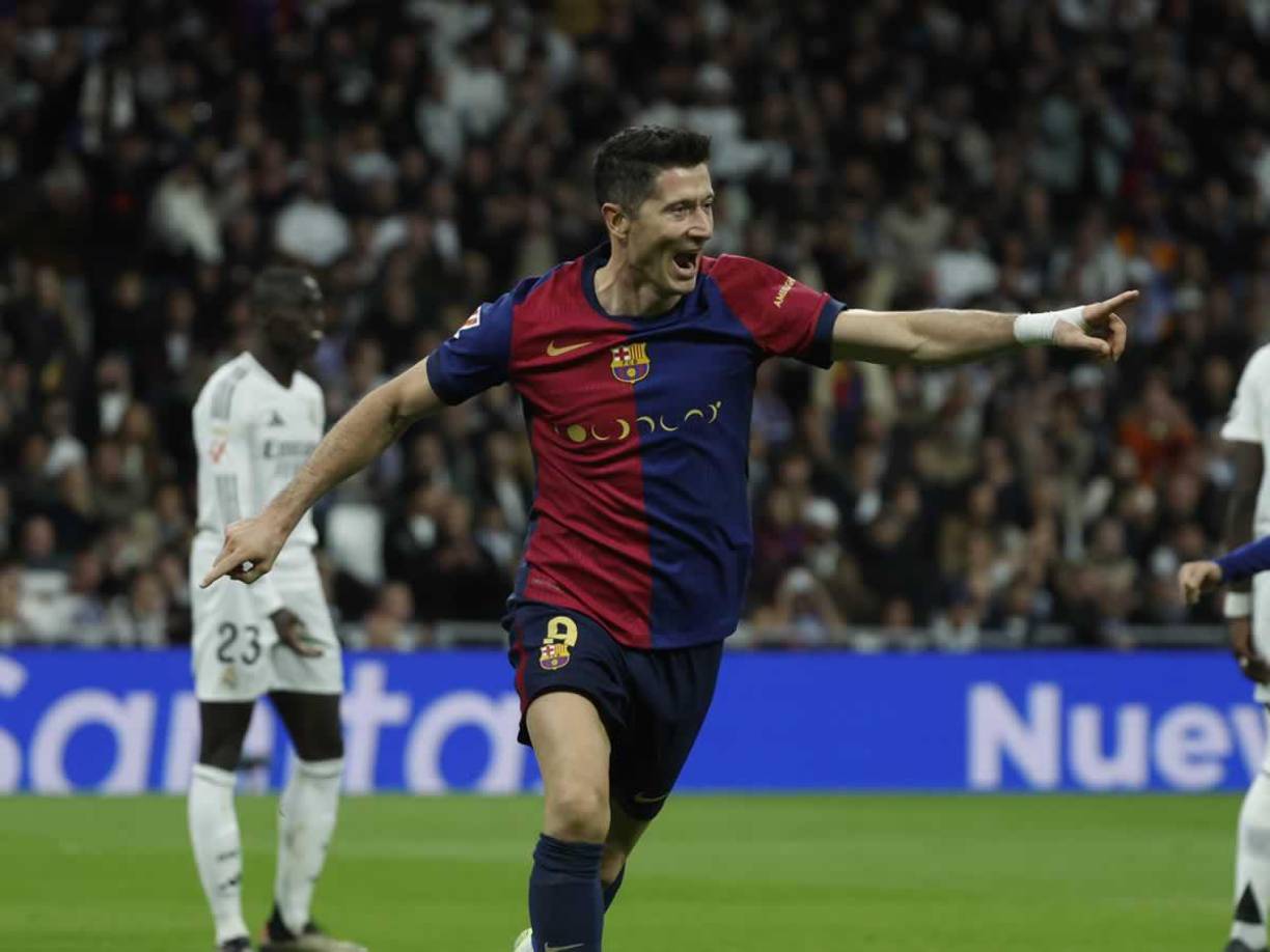 Robert Lewandowski está en un gran momento en la temporada y llegó a 14 goles en la actual Liga Española. Es el Pichichi.