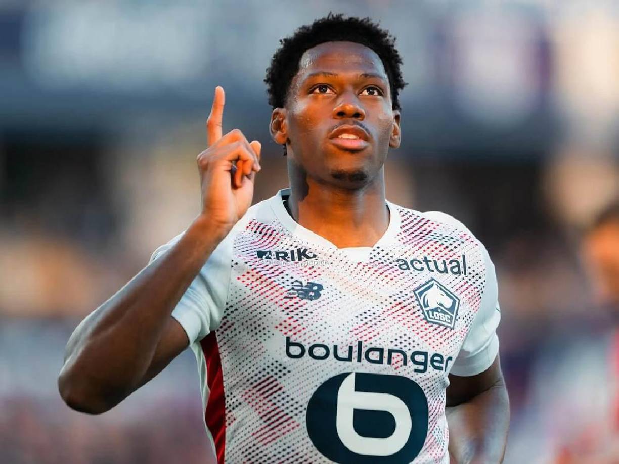 Según Fanatik, Mourinho quiere arrebatar el fichaje del canadiense Jonathan David al Barcelona. Sin embargo, el presidente del Lille afirma que no lo venderán.