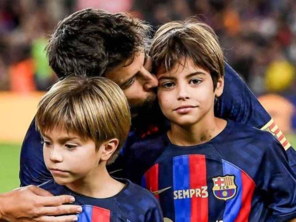 Por eso, ella se ha blindado y ha aclarado esta situación con sus hijos a quienes les había inculcado que de llegarse a topa con la joven rubia, la trataran como la empleada de Kosmos, pero ellos se fueron más allá, y la califican como una “empleada de su padre”.