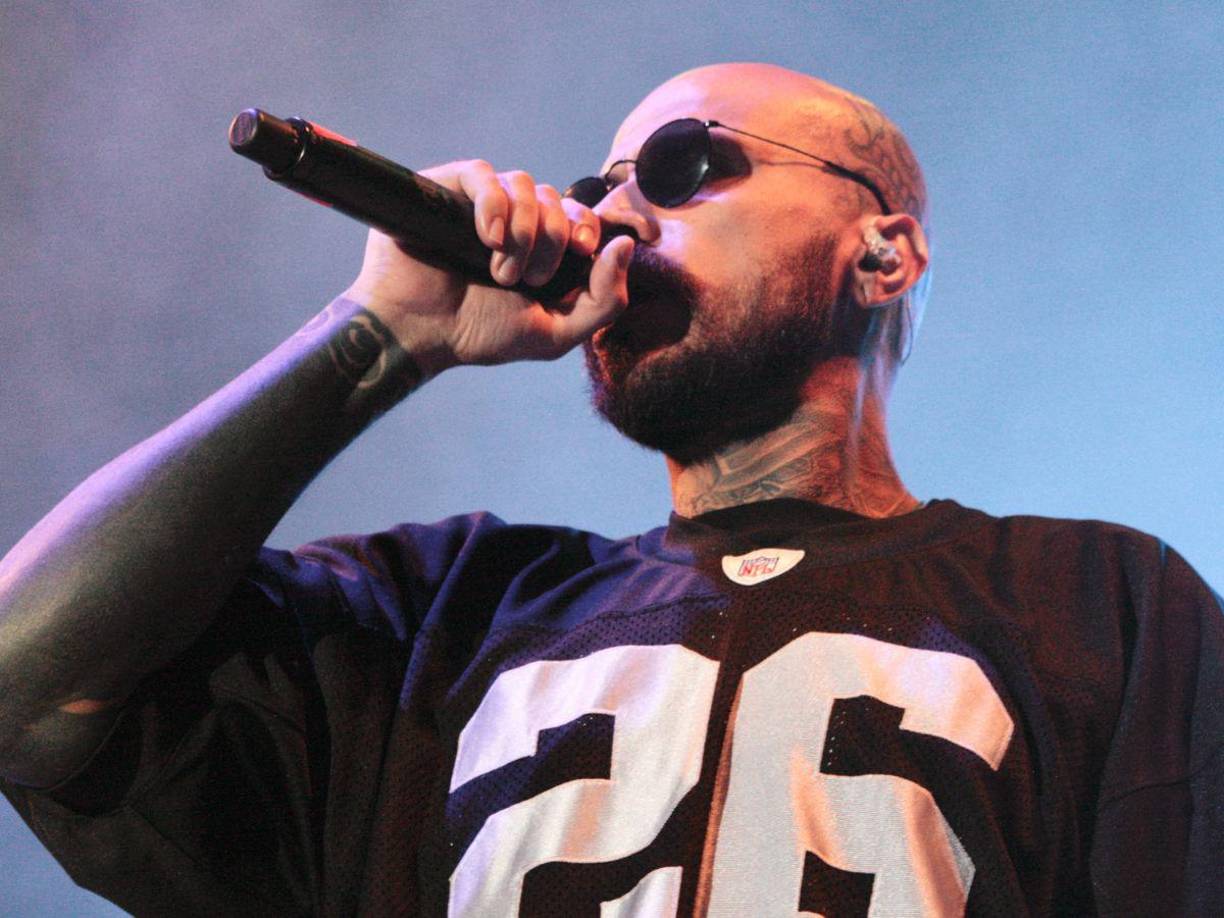 Pero eso no es todo, también nos dejó con la boca abierta al compartir algunas de las conversaciones más interesantes que ha tenido con amigos y colegas del medio del espectáculo, incluyendo una plática con el líder de Cartel de Santa, Eduardo Dávalos de Luna, también conocido como el Babo.