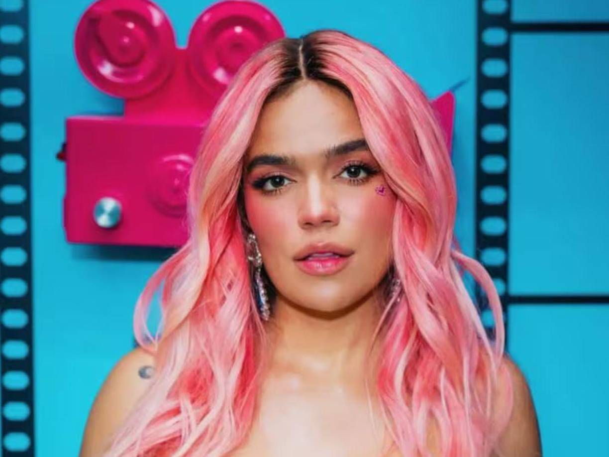 Aunque este rumor ha cobrado fuerza en los últimos días, Hoyos explicó que no hay pruebas contundentes que demuestren que hubo una reunión de Karol con Piqué y su nueva pareja, por lo que, probablemente, la razón real de su supuesta rivalidad sean los celos que Shakira le tiene a la reguetonera.