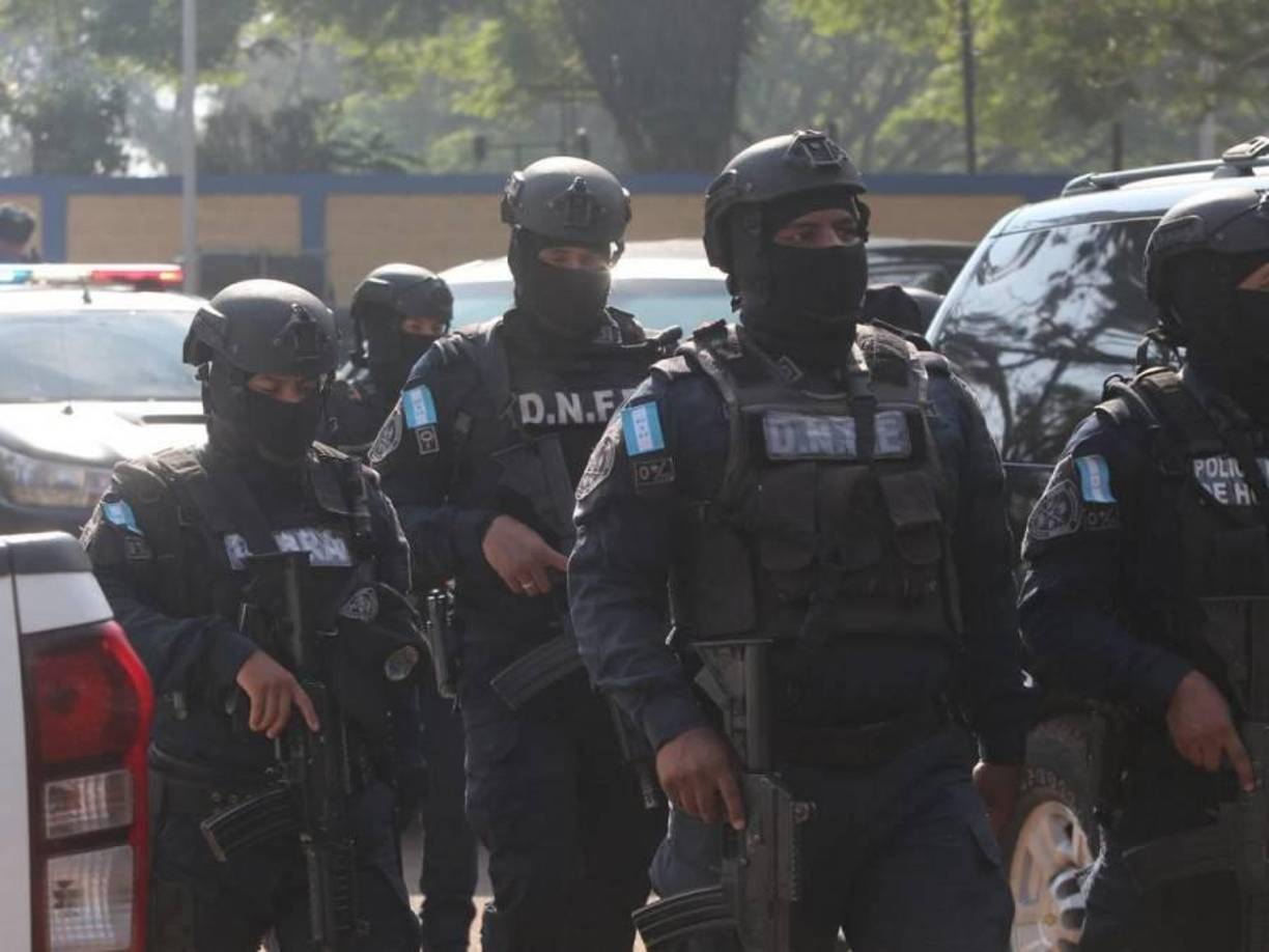 De acuerdo con la DEA, Mario Urbina, de 40 años, fue un hombre muy cercano de los principales cabecillas del clan; Miguel Arnulfo y Luis Alonso Valle, que jugó el papel de sicario, lavador de activos y traficante de drogas a gran escala.